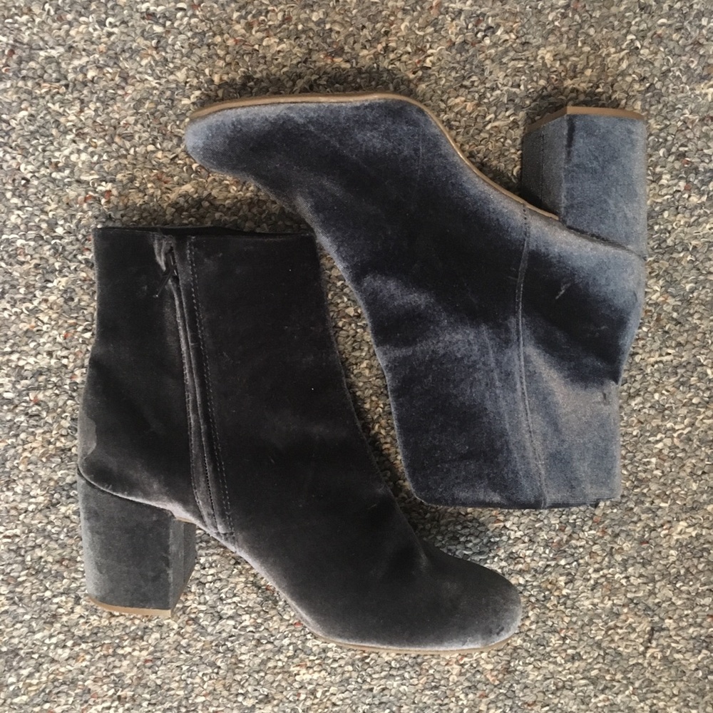 Blue velvet boots